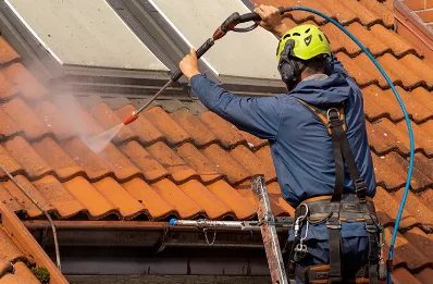 Démoussage et hydrofuge de toiture à Thénisy